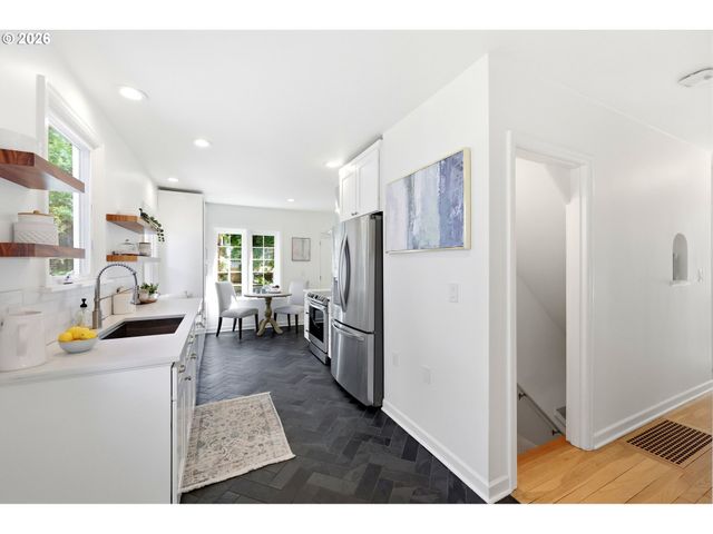 3945 Se CLINTON St, Portland, OR 97202