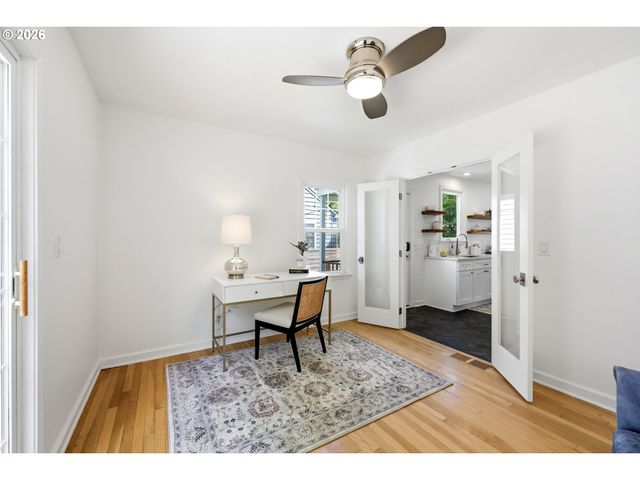 3945 Se CLINTON St, Portland, OR 97202