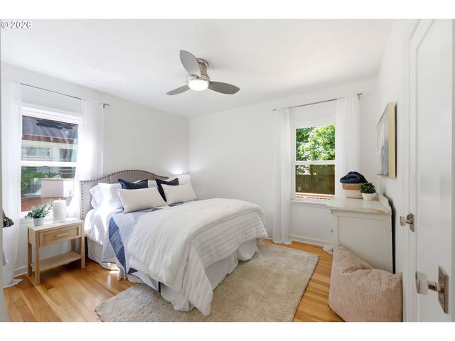 3945 Se CLINTON St, Portland, OR 97202