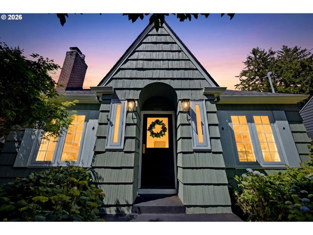 3945 Se CLINTON St, Portland, OR 97202