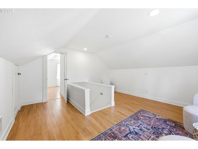 3945 Se CLINTON St, Portland, OR 97202