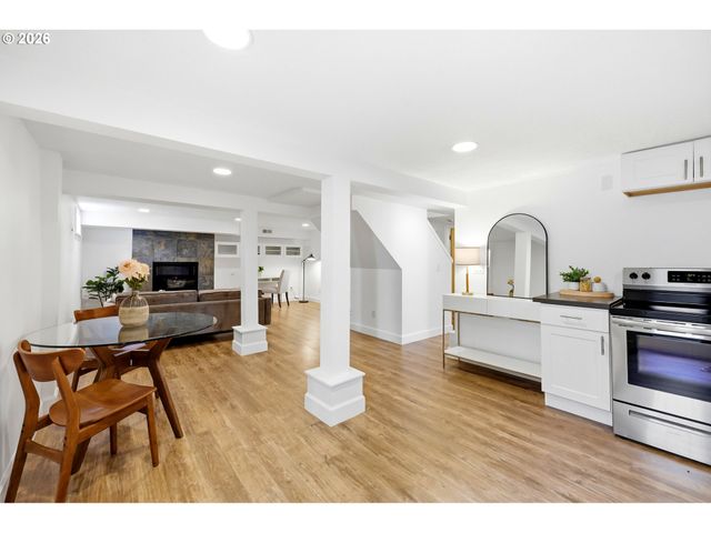 3945 Se CLINTON St, Portland, OR 97202
