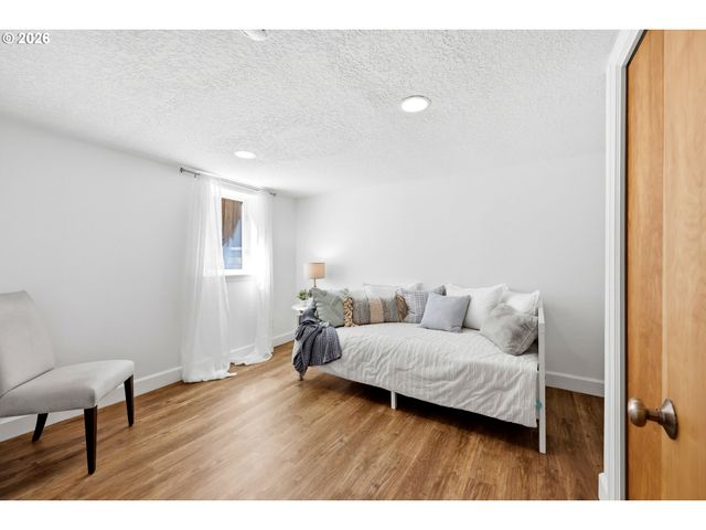 3945 Se CLINTON St, Portland, OR 97202