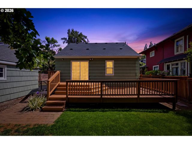 3945 Se CLINTON St, Portland, OR 97202