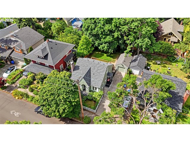 3945 Se CLINTON St, Portland, OR 97202