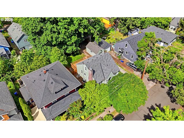 3945 Se CLINTON St, Portland, OR 97202