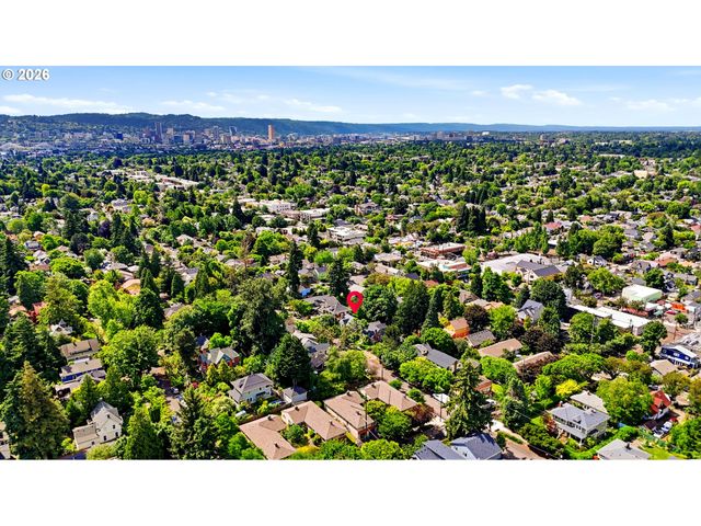 3945 Se CLINTON St, Portland, OR 97202