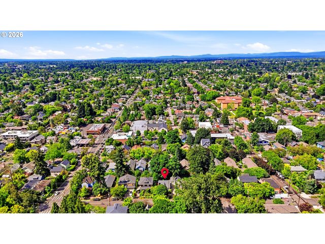 3945 Se CLINTON St, Portland, OR 97202