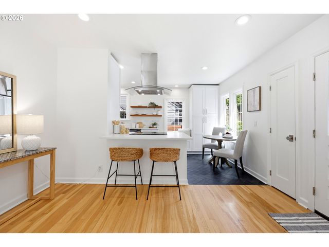 3945 Se CLINTON St, Portland, OR 97202