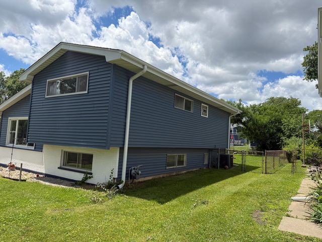934 S Harvard Avenue, Addison, IL 60101