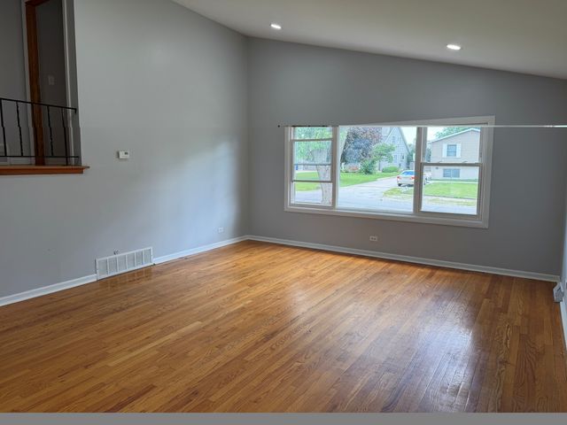 934 S Harvard Avenue, Addison, IL 60101