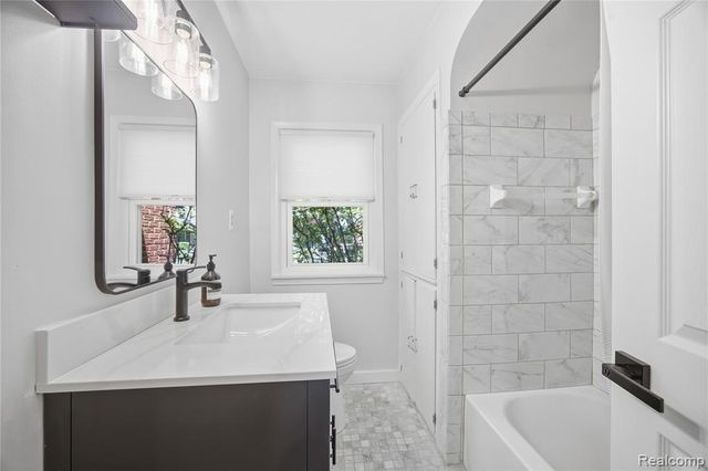 3029 Guilford Drive, Royal Oak, MI 48073