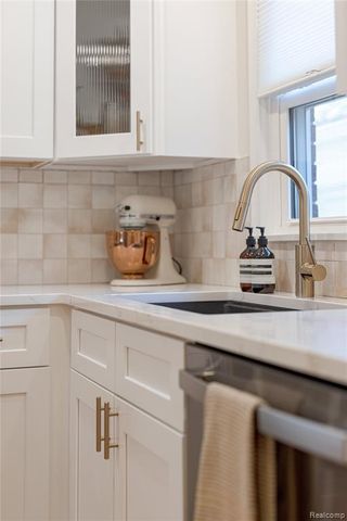 3029 Guilford Drive, Royal Oak, MI 48073