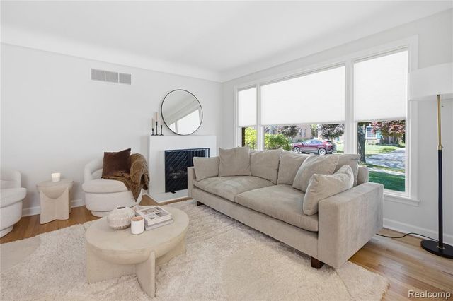 3029 Guilford Drive, Royal Oak, MI 48073