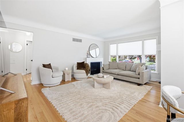 3029 Guilford Drive, Royal Oak, MI 48073