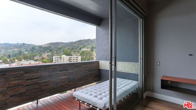 7250 Franklin Avenue 1112, Los Angeles, CA 90046