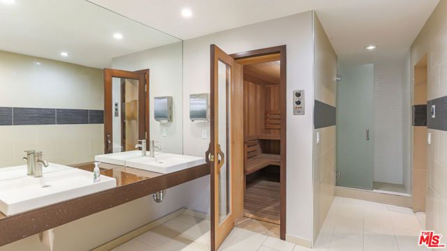 7250 Franklin Avenue 1112, Los Angeles, CA 90046