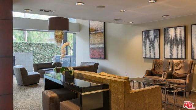 7250 Franklin Avenue 1112, Los Angeles, CA 90046