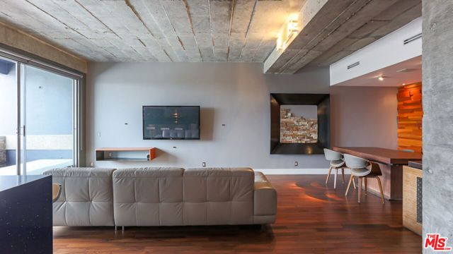 7250 Franklin Avenue 1112, Los Angeles, CA 90046