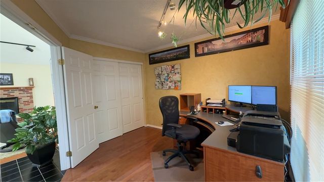 125 Jersey Black Circle, Greece, NY 14626