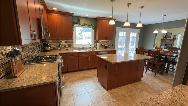 125 Jersey Black Circle, Greece, NY 14626
