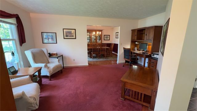 125 Jersey Black Circle, Greece, NY 14626