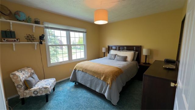 125 Jersey Black Circle, Greece, NY 14626