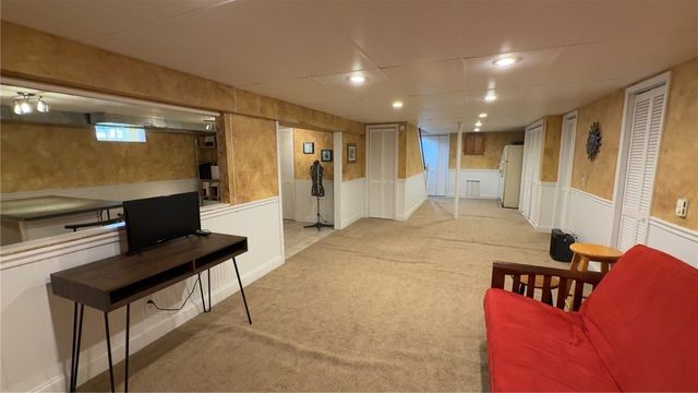 125 Jersey Black Circle, Greece, NY 14626