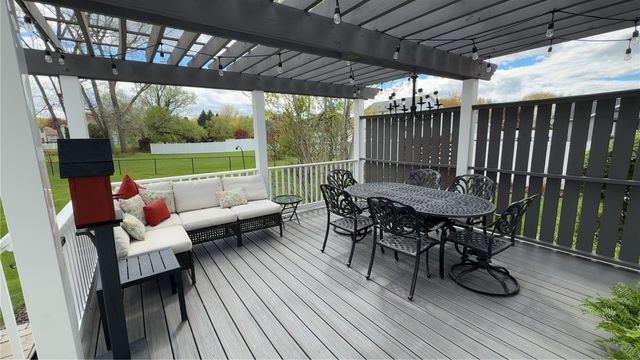 125 Jersey Black Circle, Greece, NY 14626