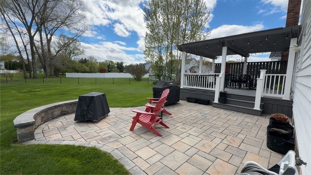 125 Jersey Black Circle, Greece, NY 14626