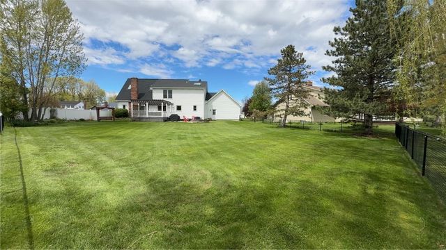 125 Jersey Black Circle, Greece, NY 14626