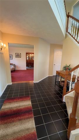 125 Jersey Black Circle, Greece, NY 14626