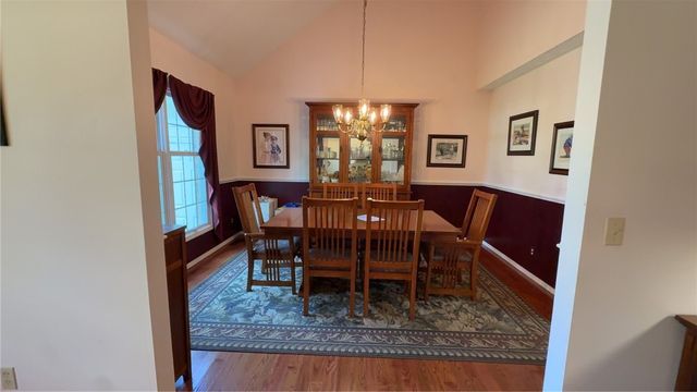 125 Jersey Black Circle, Greece, NY 14626