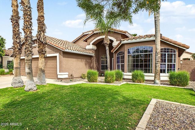 1218 E AZURE SEA Lane