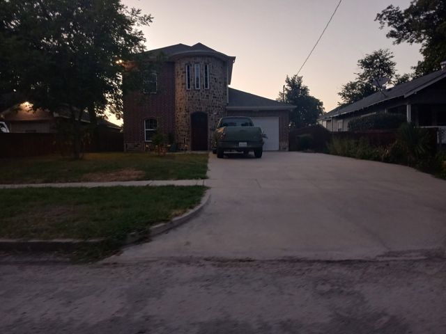 4840 PHILIP, Dallas, TX 75223