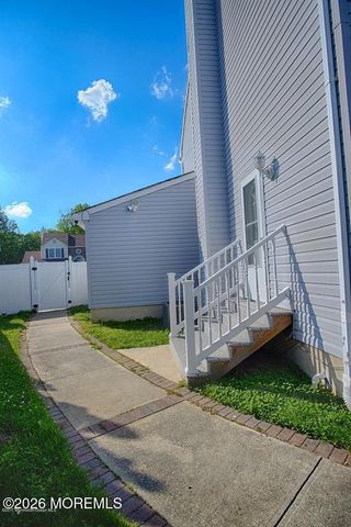 27 Jennifer Drive, Howell, NJ 07731