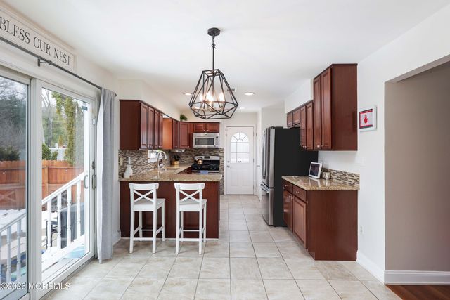 27 Jennifer Drive, Howell, NJ 07731