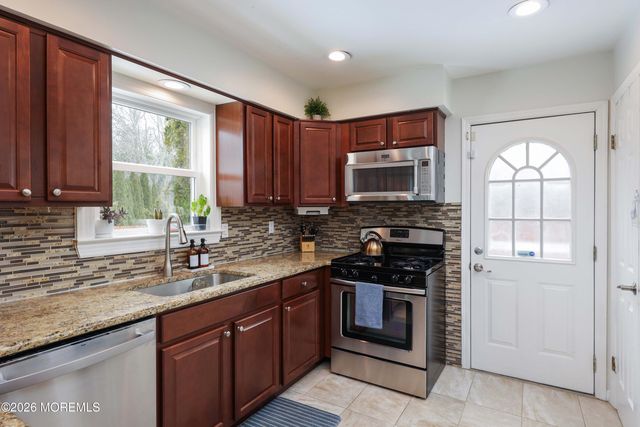 27 Jennifer Drive, Howell, NJ 07731