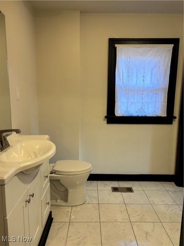 84 E Ido Avenue, Akron, OH 44301