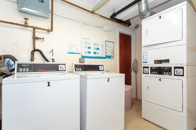 50 Seymour St 15, Boston, MA 02131
