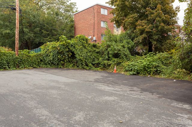 50 Seymour St 15, Boston, MA 02131