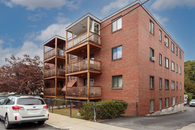 50 Seymour St 15, Boston, MA 02131