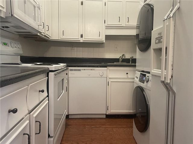 3060 Pharr Court North NW 123, Atlanta, GA 30305