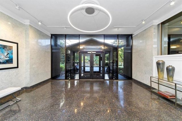 3060 Pharr Court North NW 123, Atlanta, GA 30305