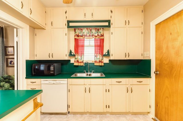 4917 Austin Drive, Galveston, TX 77551
