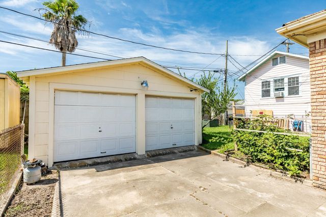 4917 Austin Drive, Galveston, TX 77551