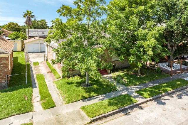 4917 Austin Drive, Galveston, TX 77551