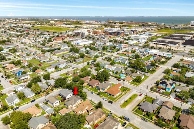 4917 Austin Drive, Galveston, TX 77551
