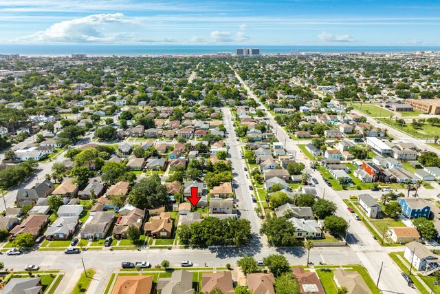 4917 Austin Drive, Galveston, TX 77551