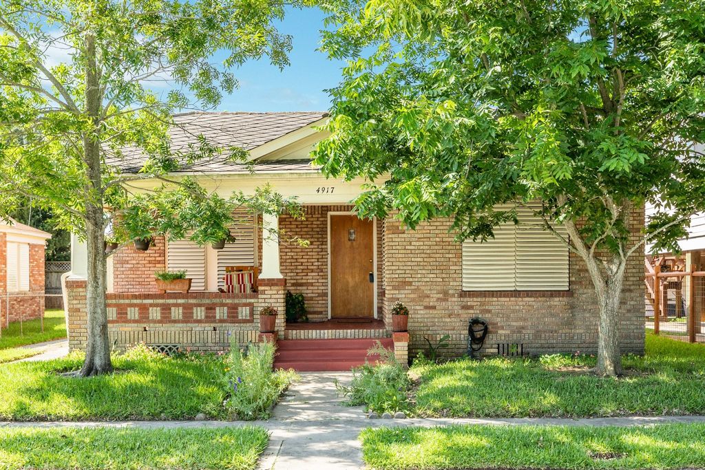 4917 Austin Drive, Galveston, TX 77551